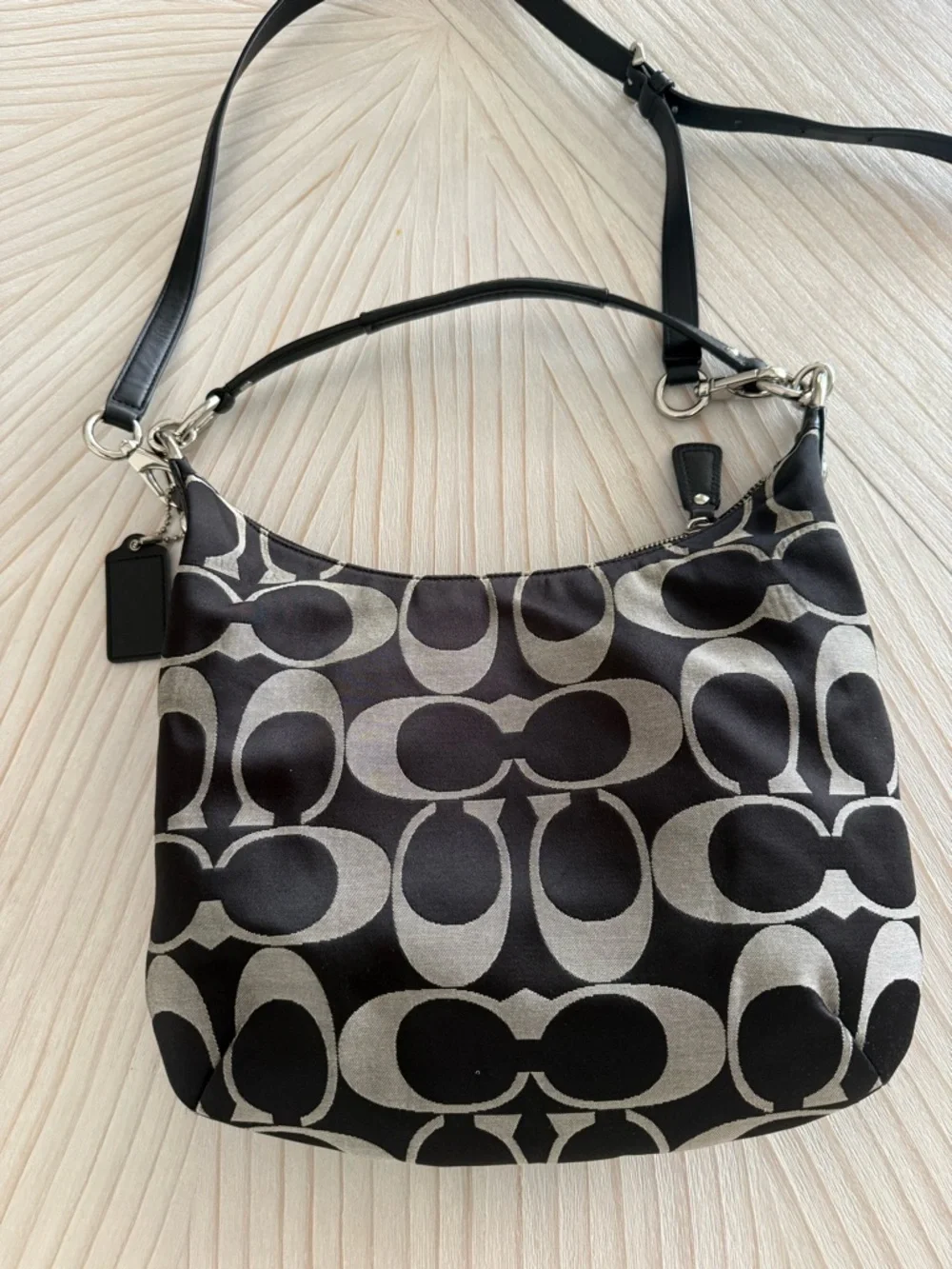Coach Kristin Signature Hobo L1275 - Picture 2 of 5